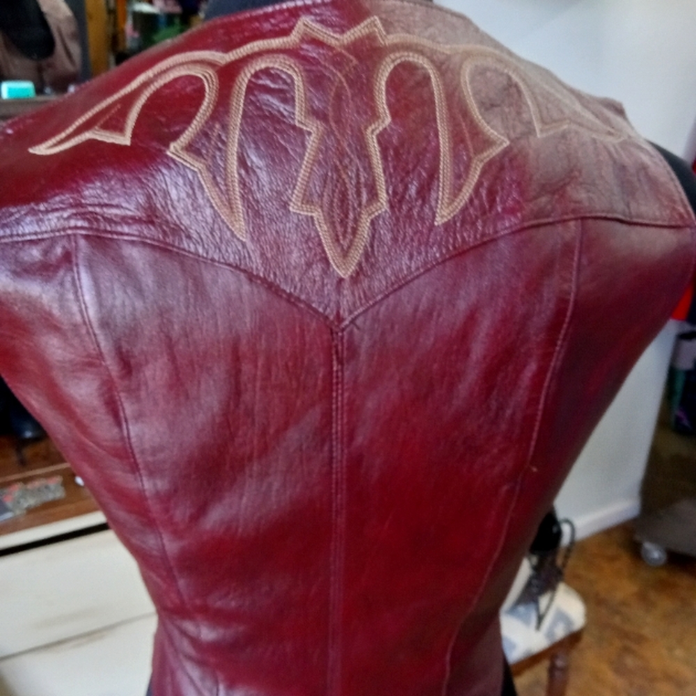 Vintage Skully leather weastern stitching blazer & vest woman's size 12 fitted.